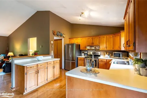 256 SOUTH MARY LAKE Rd, Huntsville, ON P0B 1L0