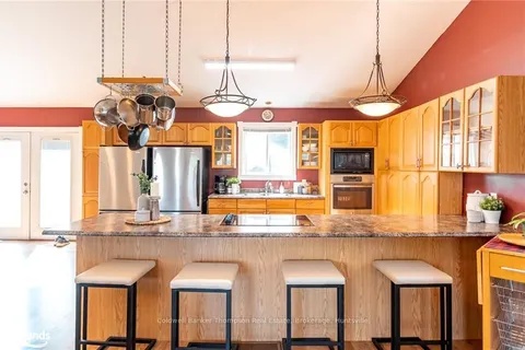 4237 RAVENSCLIFFE Rd, Huntsville, ON P1H 2J2