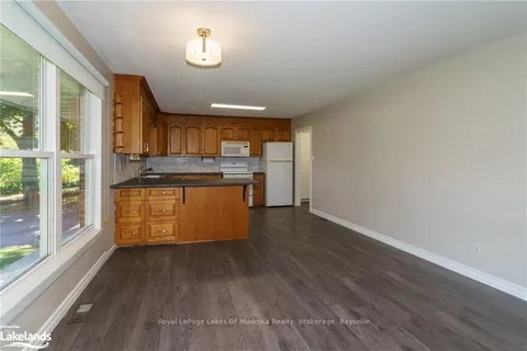 5 FAIRLAWN Blvd, Bracebridge, ON P1L 1L5