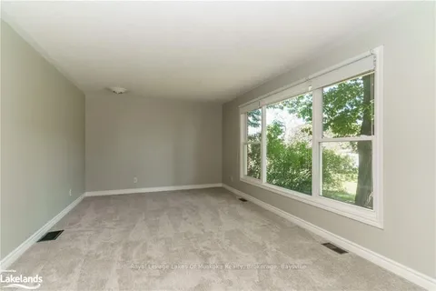 5 FAIRLAWN Blvd, Bracebridge, ON P1L 1L5