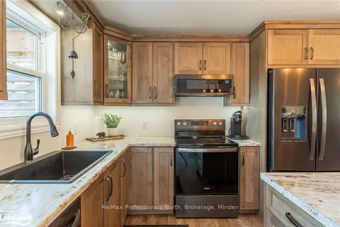 460 BOBCAYGEON Rd, Minden Hills, ON K0M 2K0