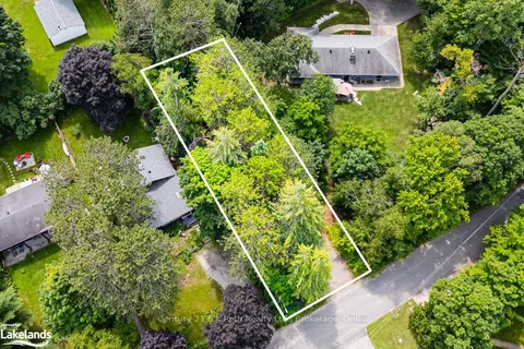 375 LORNE ST St, Gravenhurst, ON P1P 1C5