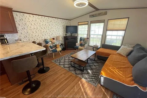 1336 SOUTH MORRISON LAKE Rd, Gravenhurst, ON P0E 1N0