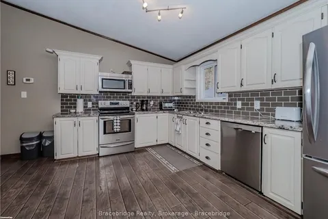 1851 CEDAR Lane, Bracebridge, ON P1L 1W9