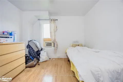 84 DURHAM St, Kawartha Lakes, ON K9V 2P9