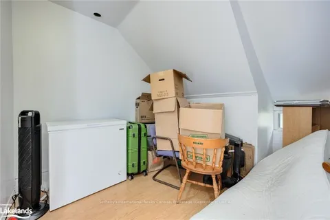 84 DURHAM St, Kawartha Lakes, ON K9V 2P9