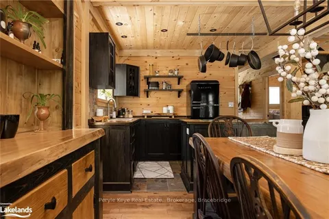 3702 EAGLE LAKE Rd, ON P0A 1X0