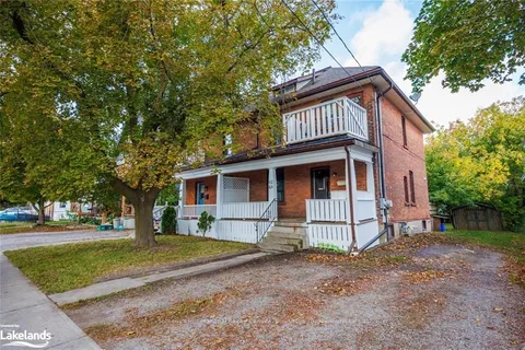 82 DURHAM St, Kawartha Lakes, ON K9V 2P9