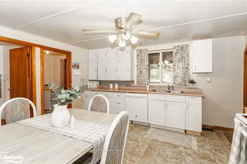 31 HILLTOP Dr, Huntsville, ON P1H 1C5