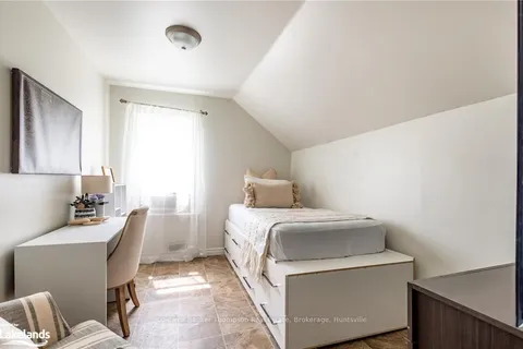 165 YONGE St, Burk&apos;s Falls, ON P0A 1C0