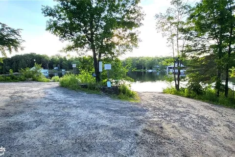 1007 EMILYS Lane, Muskoka Lakes, ON P0B 1E0