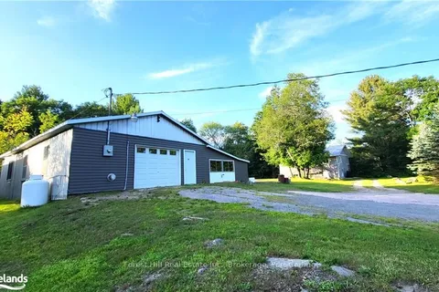 1007 EMILYS Lane, Muskoka Lakes, ON P0B 1E0