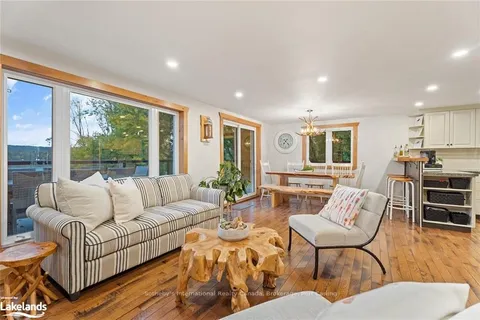 1111 MAPLEHURST Dr, Lake of Bays, ON P1H 2J6