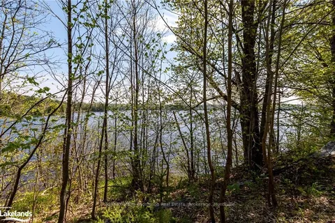 631 HIGHWAY 60, Huntsville, ON P1H 1B4