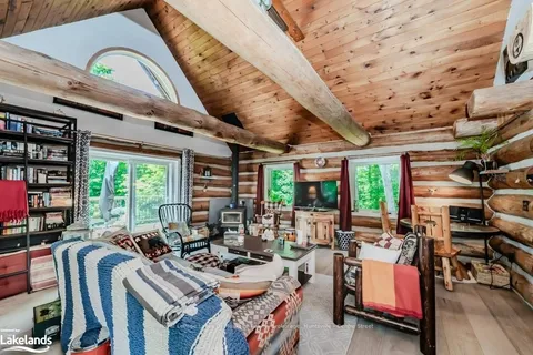 2351 BRUNEL Rd, Huntsville, ON P1H 2J3