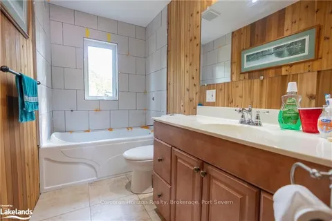 448 KINGS FARM Rd, Georgian Bay, ON L0K 1S0