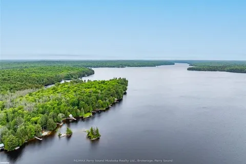 95 ROBINSON Rd, Magnetawan, ON P0A 1A0