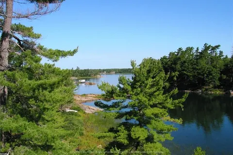 A30-28 MCLEAN PT, The Archipelago, ON P0G 1K0