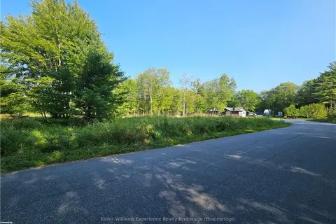 1006 BOWYERS BEACH Rd, Bracebridge, ON P1L 1W8