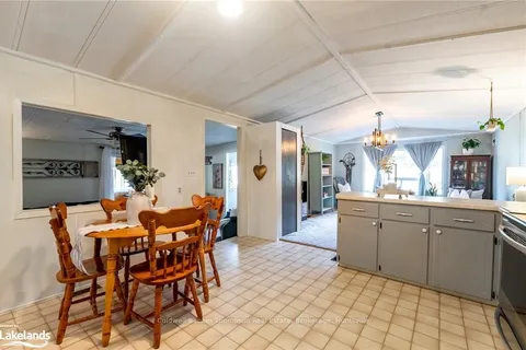 6 FOX RUN Lane, Huntsville, ON P1H 1E3