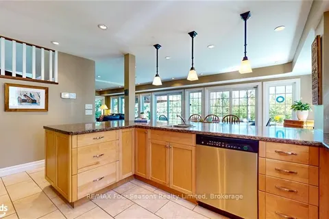 213 CAMPERDOWN Rd, Blue Mountains, ON N0H 1J0