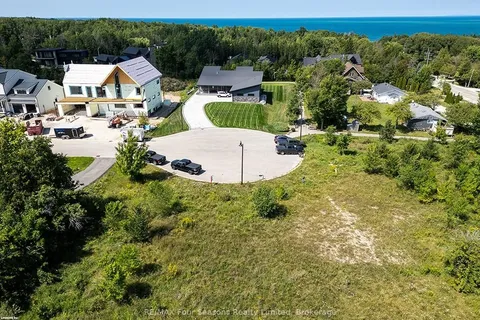 116 LENDVAY Ally, Blue Mountains, ON L9Y 0S3