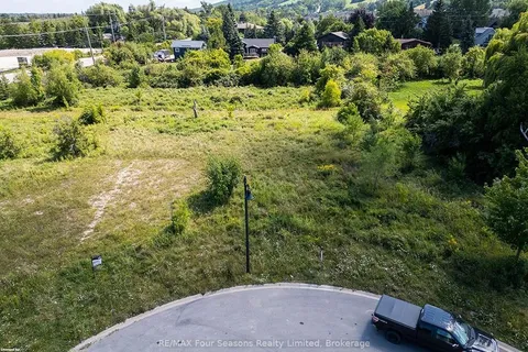 116 LENDVAY Ally, Blue Mountains, ON L9Y 0S3