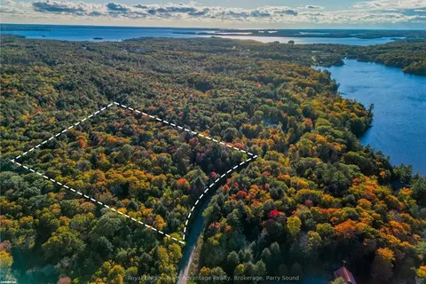 51 LAKE FOREST Dr, McDougall, ON P2A 2W9