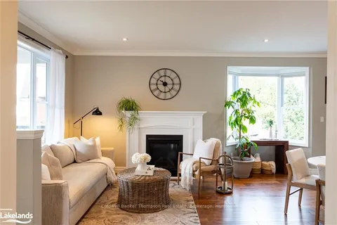 8 NEWHAVEN Crt, Huntsville, ON P1H 1M8