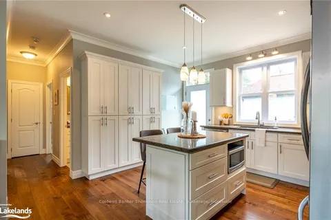 8 NEWHAVEN Crt, Huntsville, ON P1H 1M8