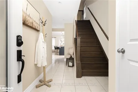 240 WILD ROSE Dr, Gravenhurst, ON P1P 0B4