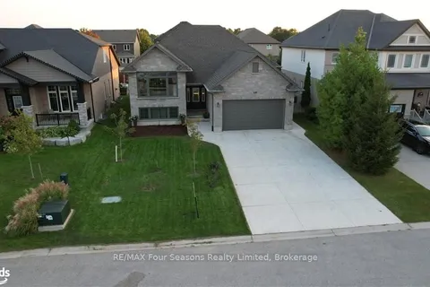 248 SUMMERSIDE Pl, Saugeen Shores, ON N0H 2C2