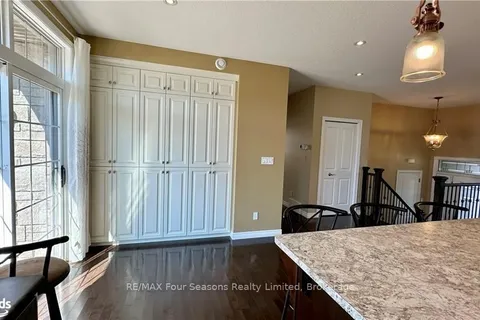 248 SUMMERSIDE Pl, Saugeen Shores, ON N0H 2C2