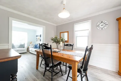 9 CORA St, Huntsville, ON P1H 1T5