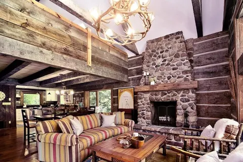 155 ASPEN Way, Blue Mountains, ON L9Y 0S7