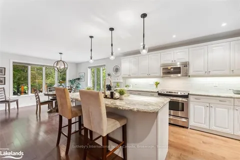 33 SOUTH HARBOUR Dr, Kawartha Lakes, ON K0M 1A0