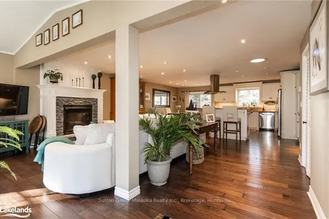 28 TALL PINE Rd, Huntsville, ON P0B 1L0