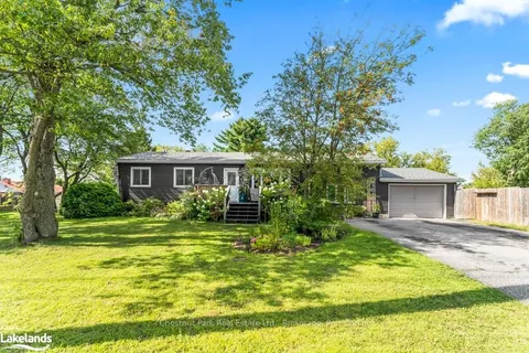 221 DILL St, Bracebridge, ON P1L 1E2