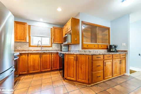 221 DILL St, Bracebridge, ON P1L 1E2