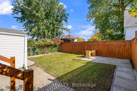 5782 Byng Ave, Niagara Falls, ON L2G 5E2