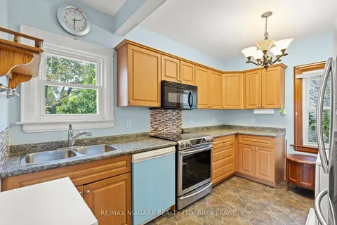 259 NIAGARA St, St. Catharines, ON L2M 4V5