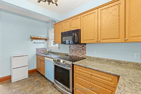259 NIAGARA St, St. Catharines, ON L2M 4V5