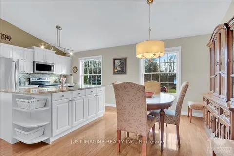 5771 BUTTERCUP Lane, Greely - Metcalfe - Osgoode - Vernon and Area, ON K0A 2W0