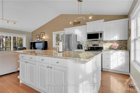 5771 BUTTERCUP Lane, Greely - Metcalfe - Osgoode - Vernon and Area, ON K0A 2W0