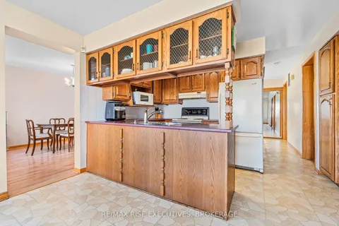 530 Canterbury Cres, Kingston, ON K7M 6X1