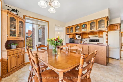 530 Canterbury Cres, Kingston, ON K7M 6X1