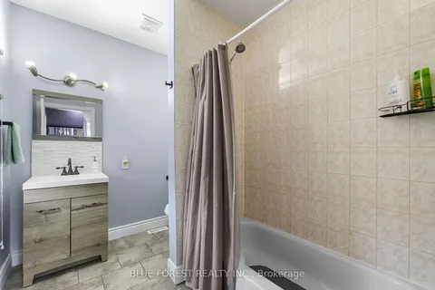 85 Brisbin St, London, ON N5Z 2L7