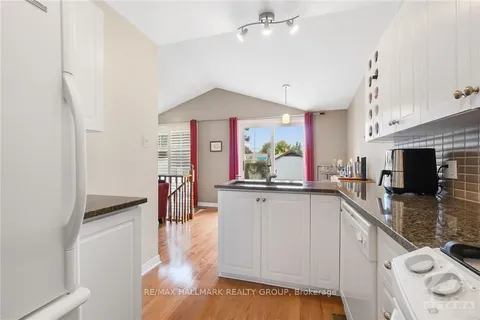 949 MARKWICK Cres, Orleans - Cumberland and Area, ON K4A 4J1