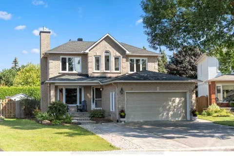 20 FORESTGLADE Cres, Hunt Club - South Keys and Area, ON K1G 5X3