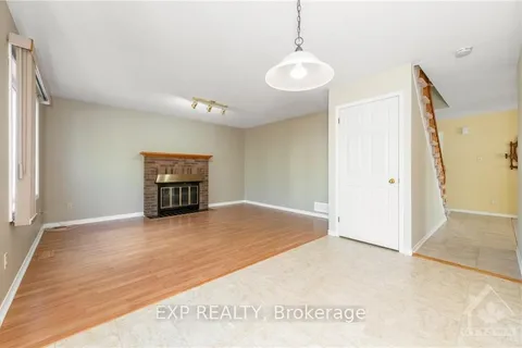 3754 AUTUMNWOOD St, Blossom Park - Airport and Area, ON K1T 2K8